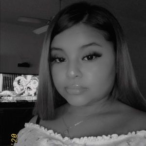 Meet your Posher, Marcela